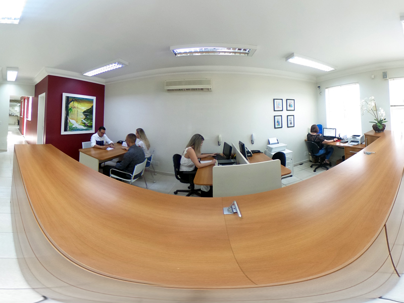 Departamento pessoal processando folha de pagamento e documentos trabalhistas